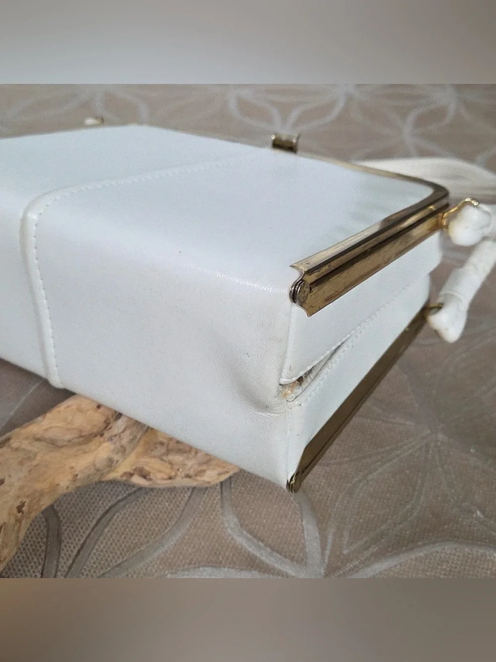 Vintage White Double Kisslock Shoulder Bag Purse. Mid-Century “camera” bag.